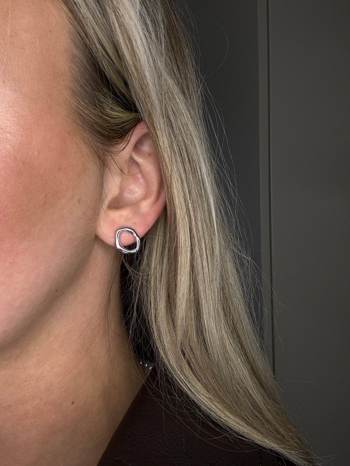 Mini oval oorbellen